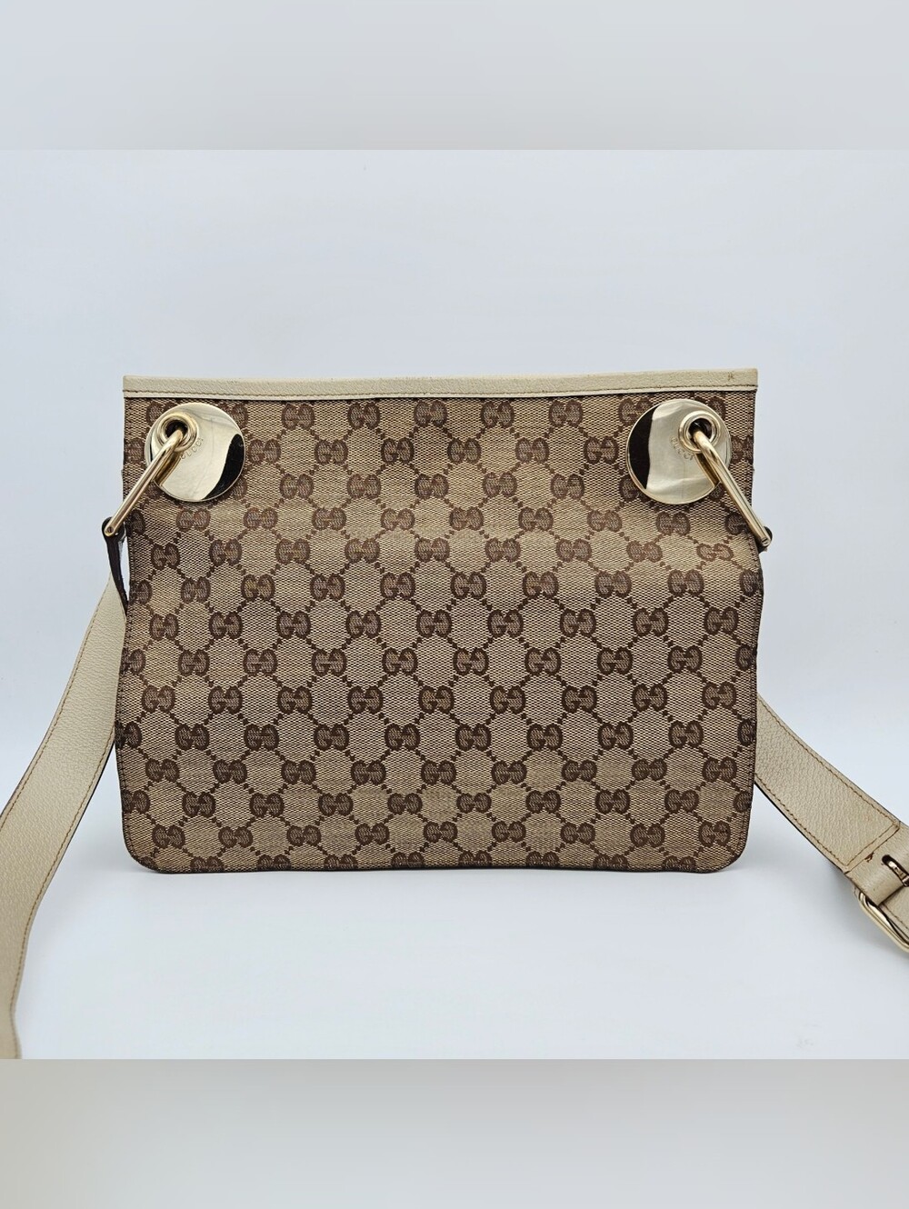 Authentic Gucci Eclipse Shoulder Bag #4397M
